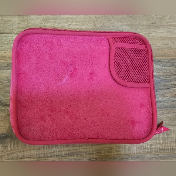 Classy classic Lilly Pulitzer iPad mini or small tablet zip-up case - Picture 4 of 8